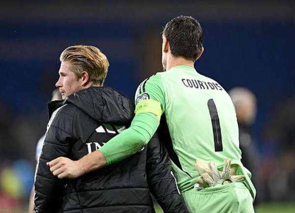 争议点球引库尔图瓦炮轰：这就是现代足球的悲哀