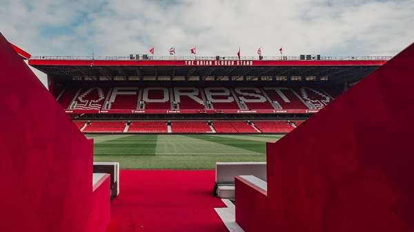 诺丁汉森林官方声援遇袭球迷 将承担医疗费用