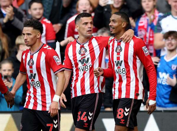 主场坚不可摧！七支五大联赛球队主场金身未破 巴萨尤文领衔